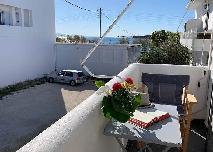 Violeta At Livadia Parikia (Paros)