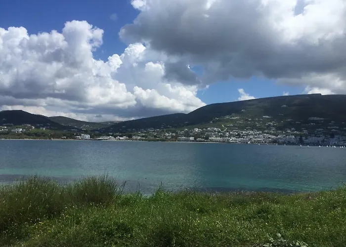 Violeta At Livadia * Parikia (Paros)